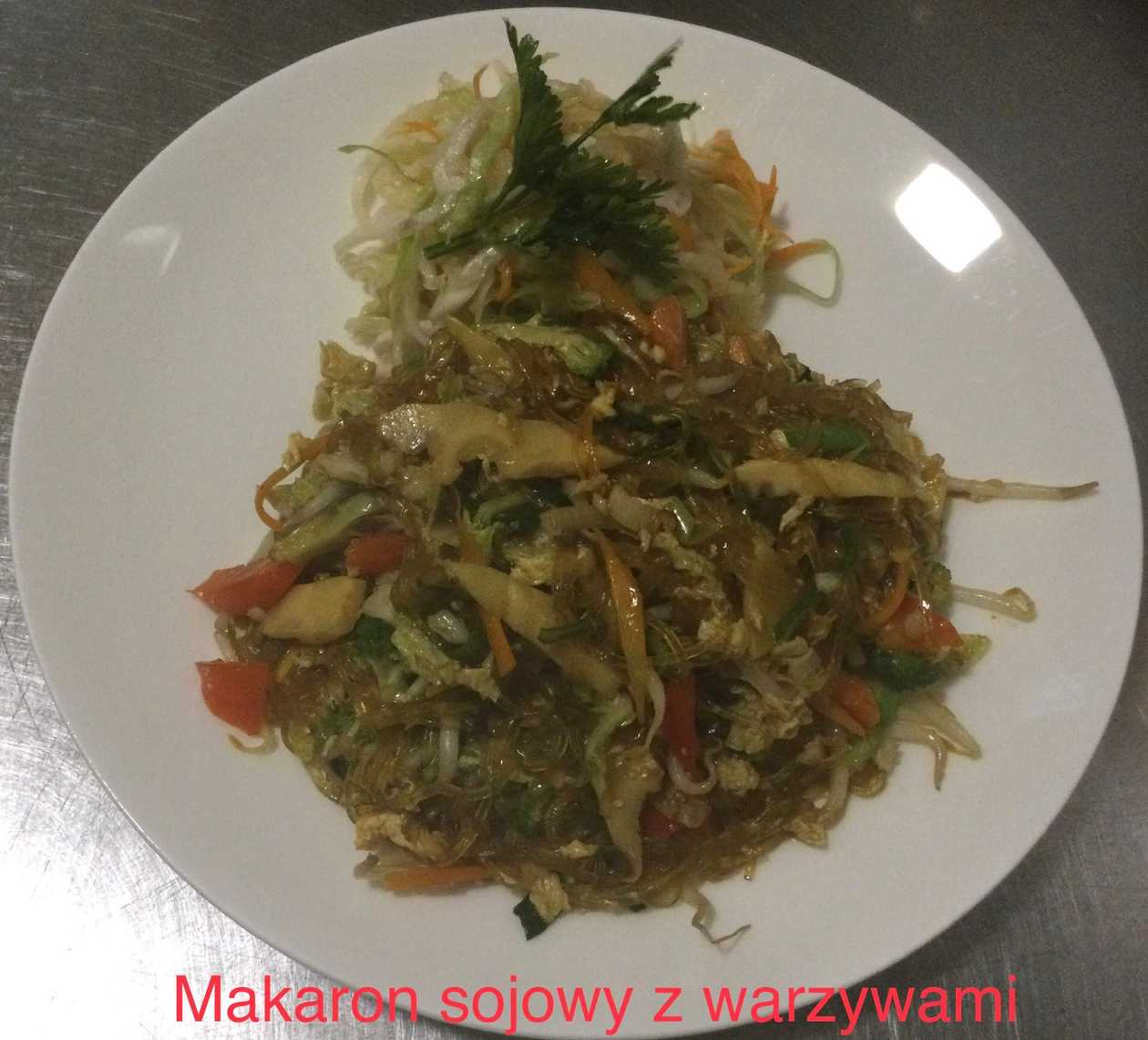 Makaron Sojowy z Tofu i Grzybami Chińskimi