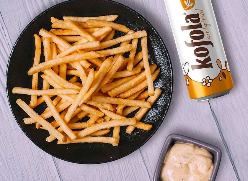 Pepřová omáčka, hranolky, kofola