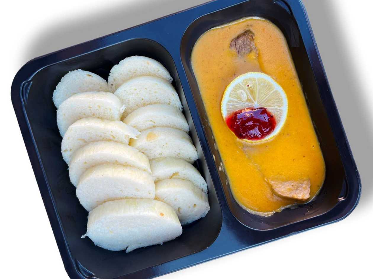 Svíčková omáčka s houskovým knedlíkem