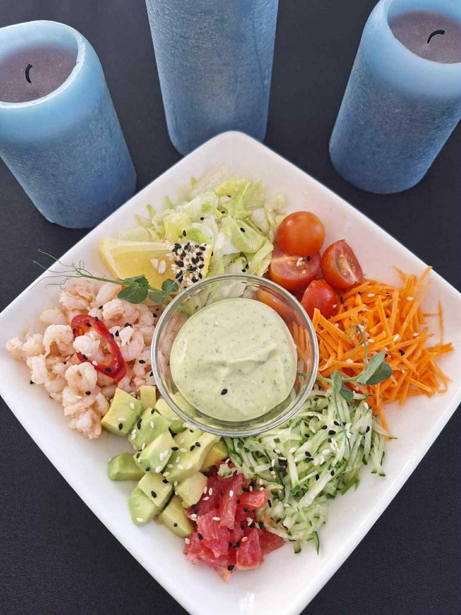 Daily "BOWL" Salad with Tiger Prawns