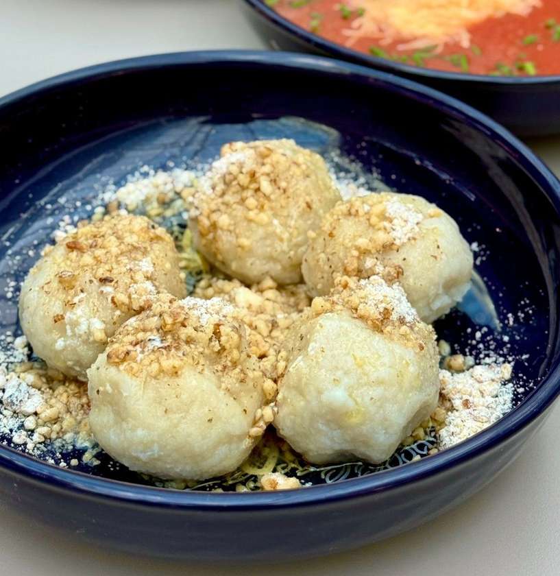 Slivkové gule s maslom + strúhanka a cukor. (250 g) /1, 3, 7/