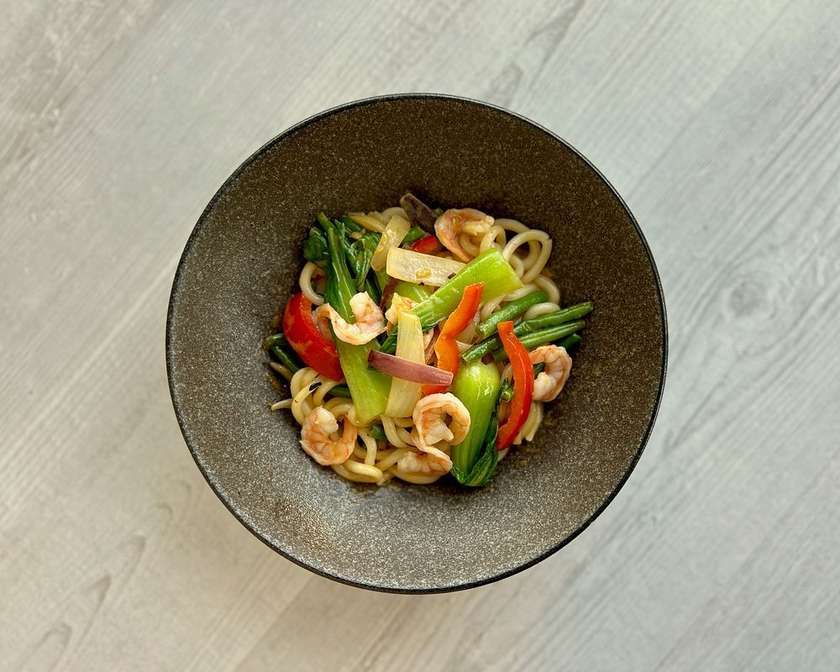 udon curry s krevetami