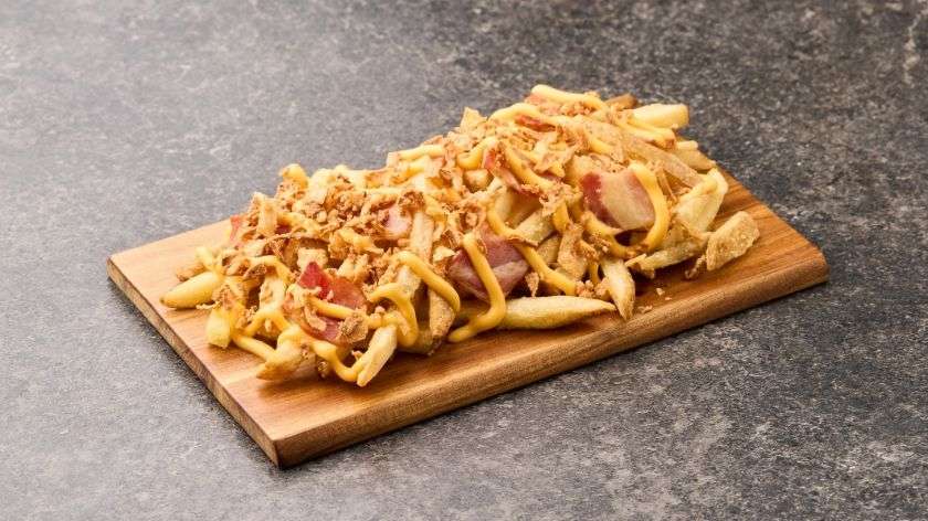 French Fries With Bacon and Cheddar Sauce