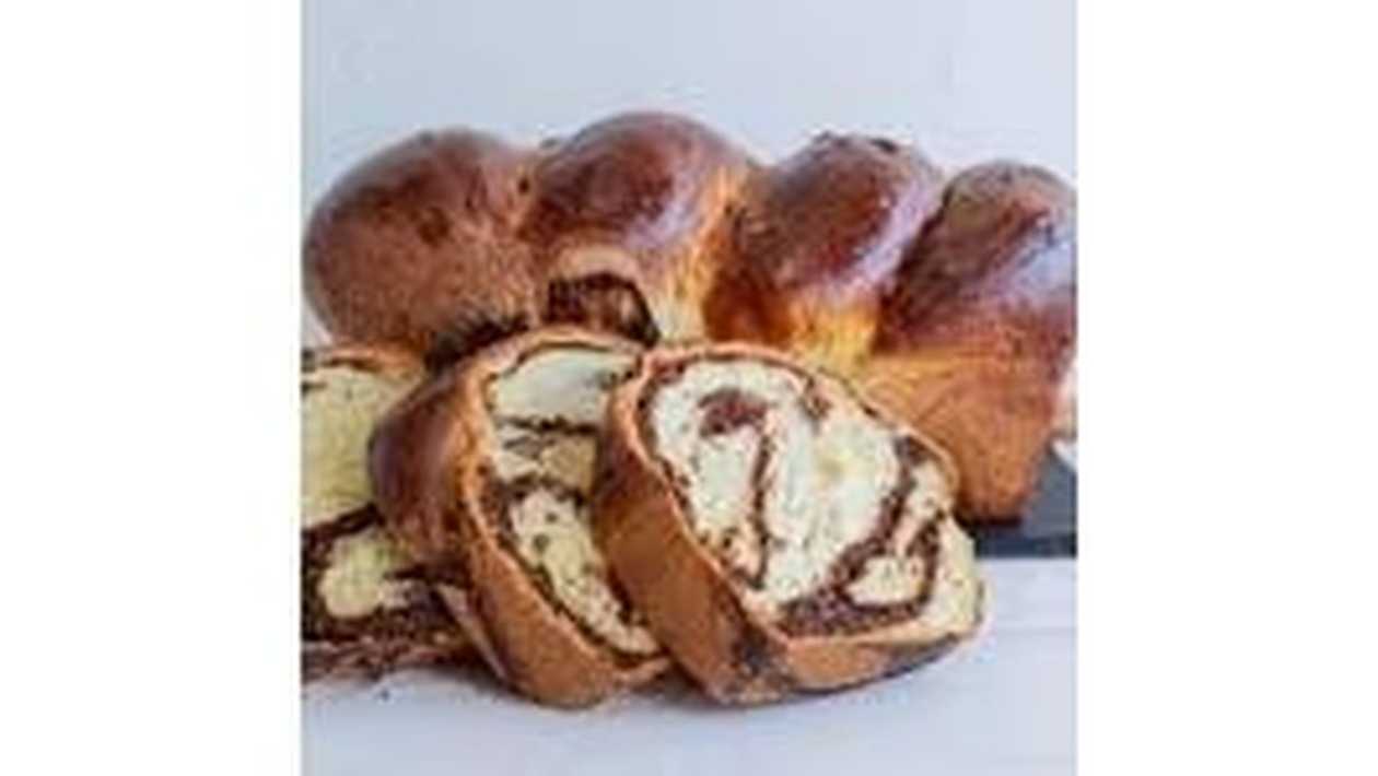 Sweet Walnut and Cocoa Bread