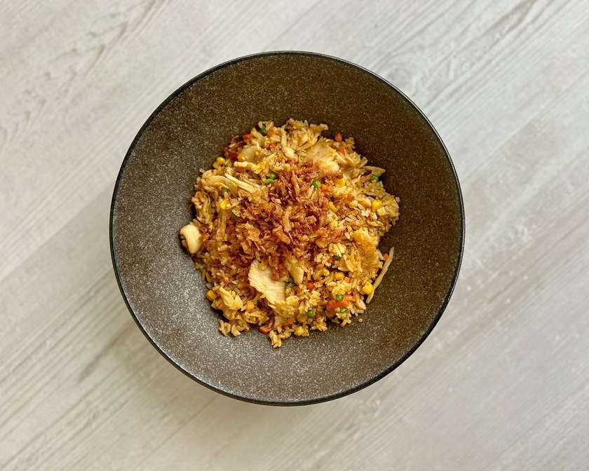 cơm rang gà - kuřecí