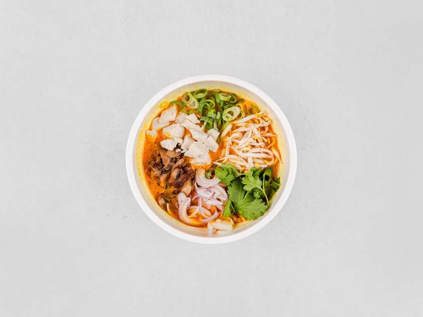 Tom ka kokosová polievka s kuracím mäsom