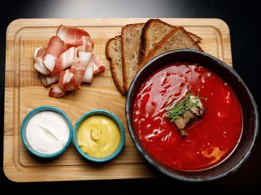 Борщ зі свинним реберцем