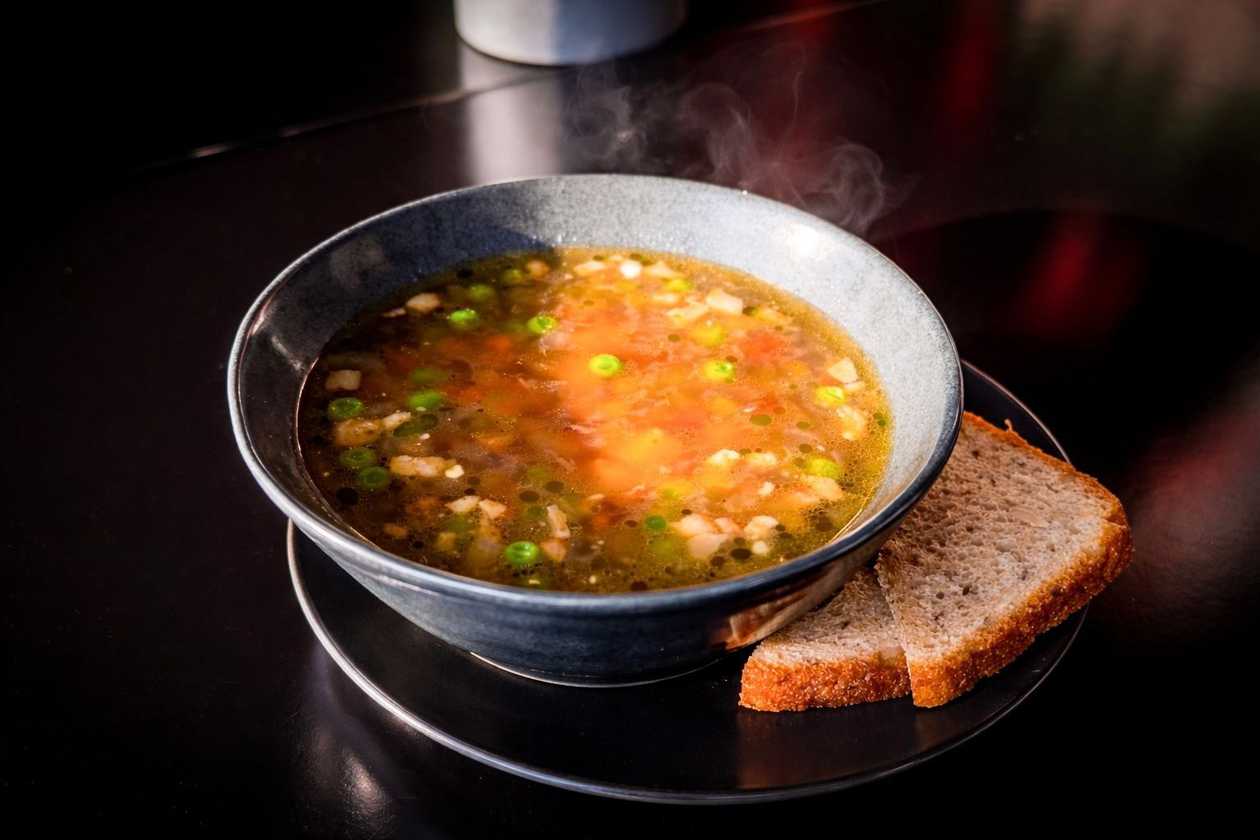 Суп із зеленим горошком