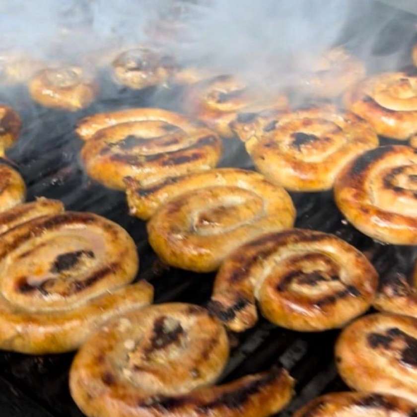 Cârnați Semi Afumați la Grătar
