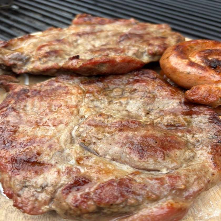 Ceafă de Porc la Grătar