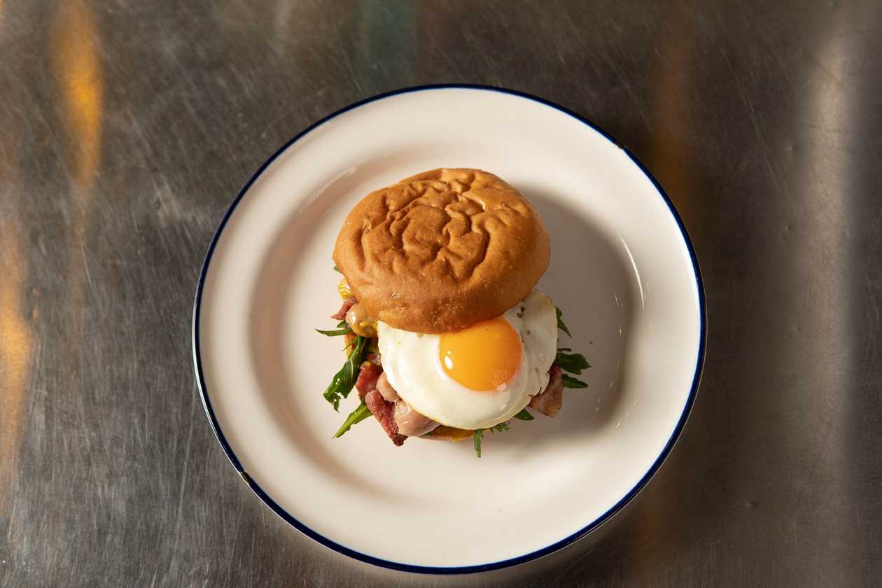 Brekkie Bun (Non-Veg)