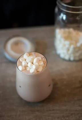 Iced hot chocolate & marshmallows