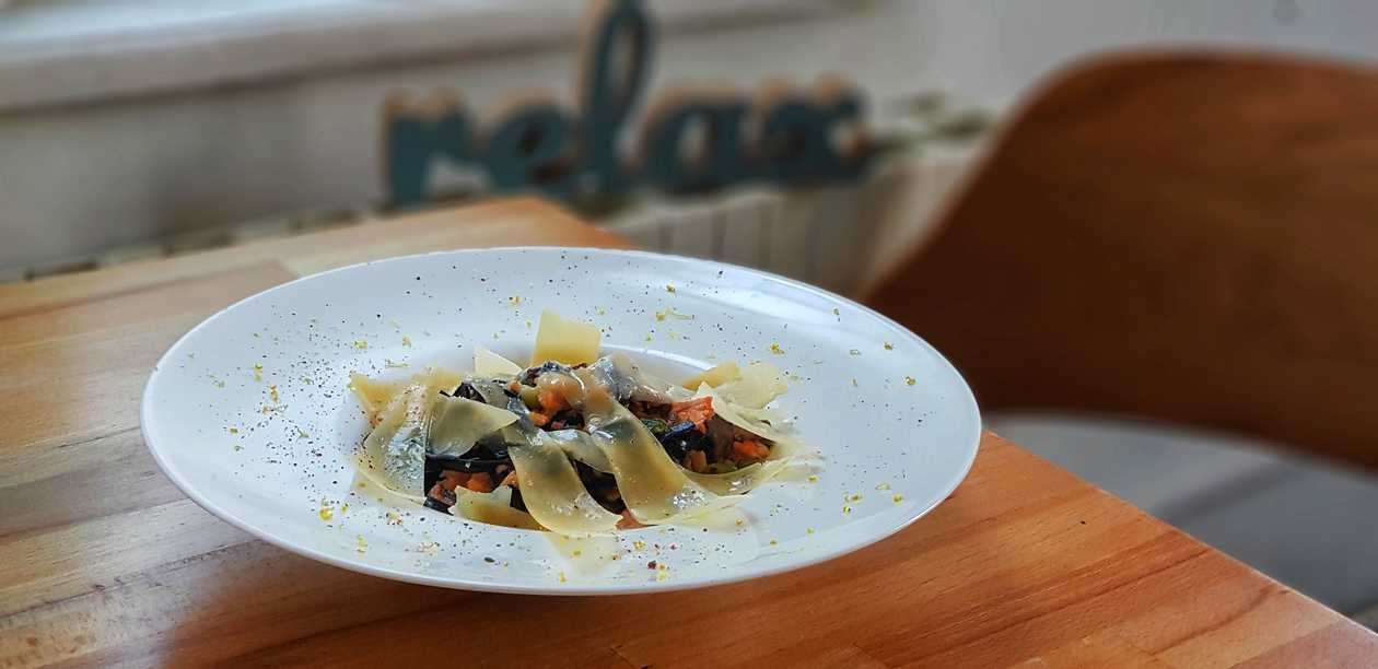 Tagliatelle negre cu somon