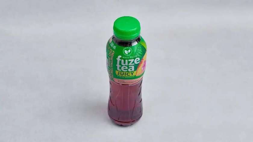 FuzeTea brzoskwiniowa z czarną herbatą i hibiskusem 0,5l