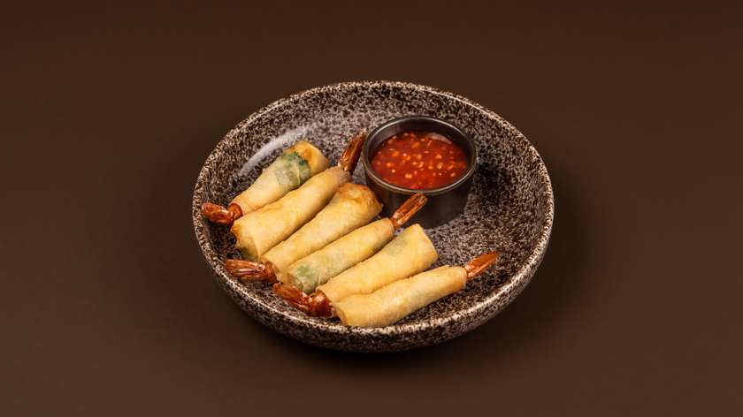 Spring rolls su tigrinėmis krevetėmis