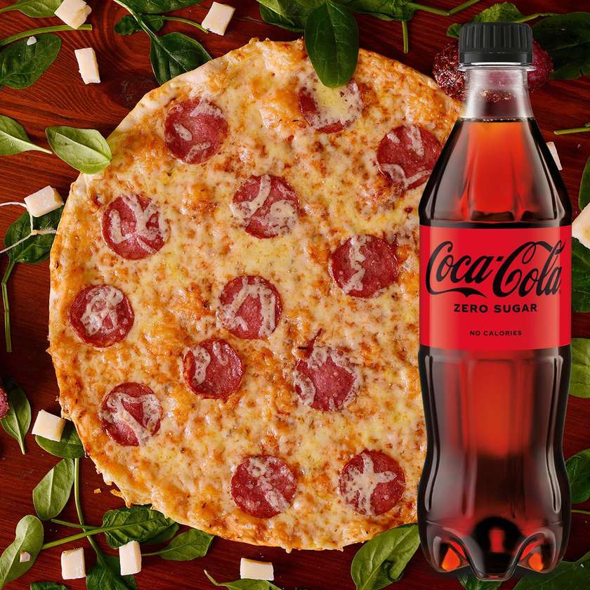 Saliami pica 32cm + 0,5l Coca - Cola