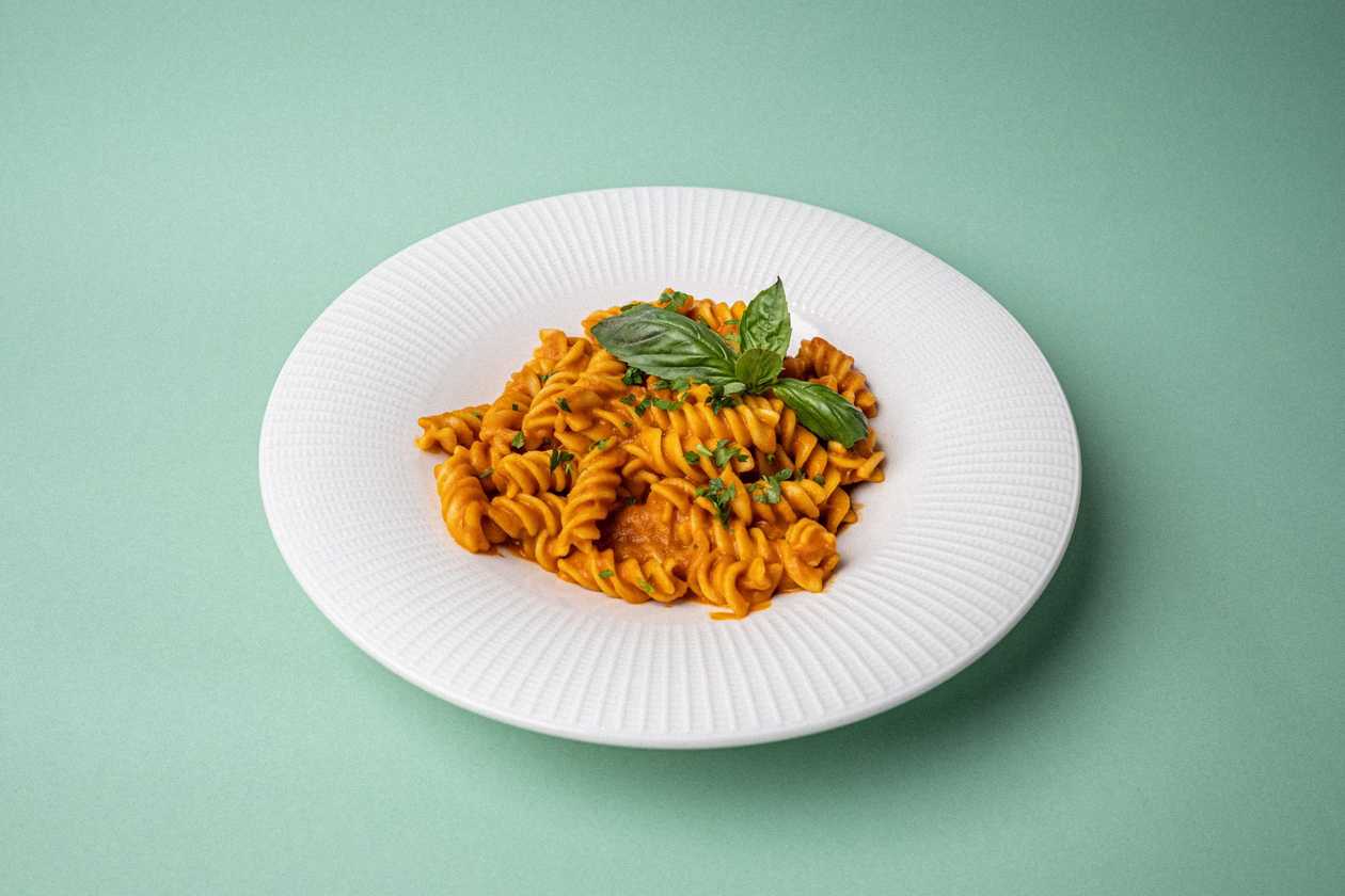Fusilli cu jackfruit, capere si wakame