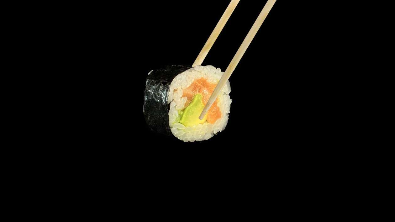 Maki ar lasi un avokado