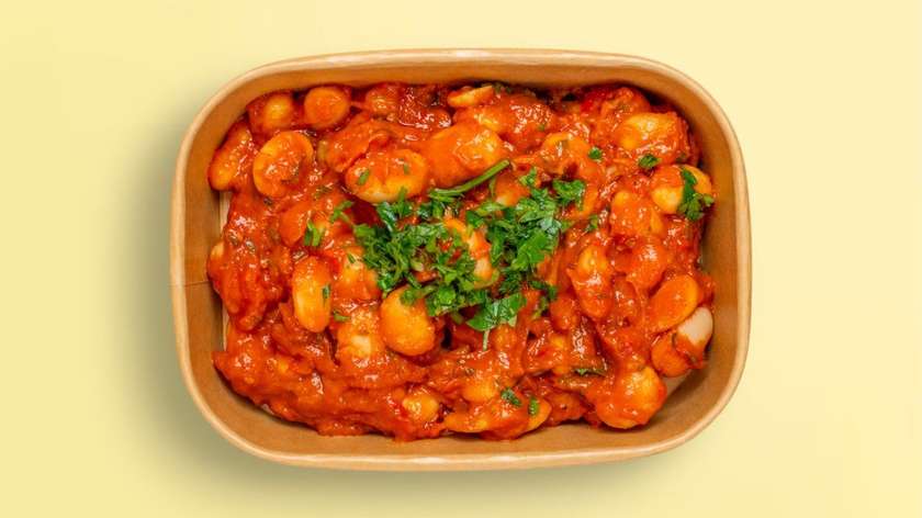 Боб с лютеница