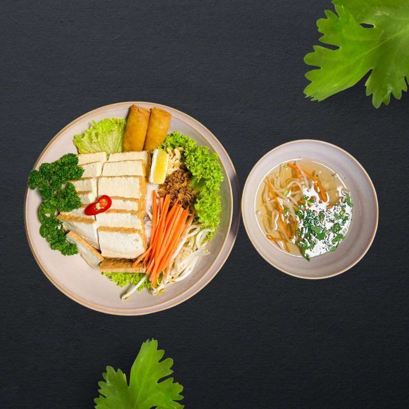 Makaron ryżowy z tofu