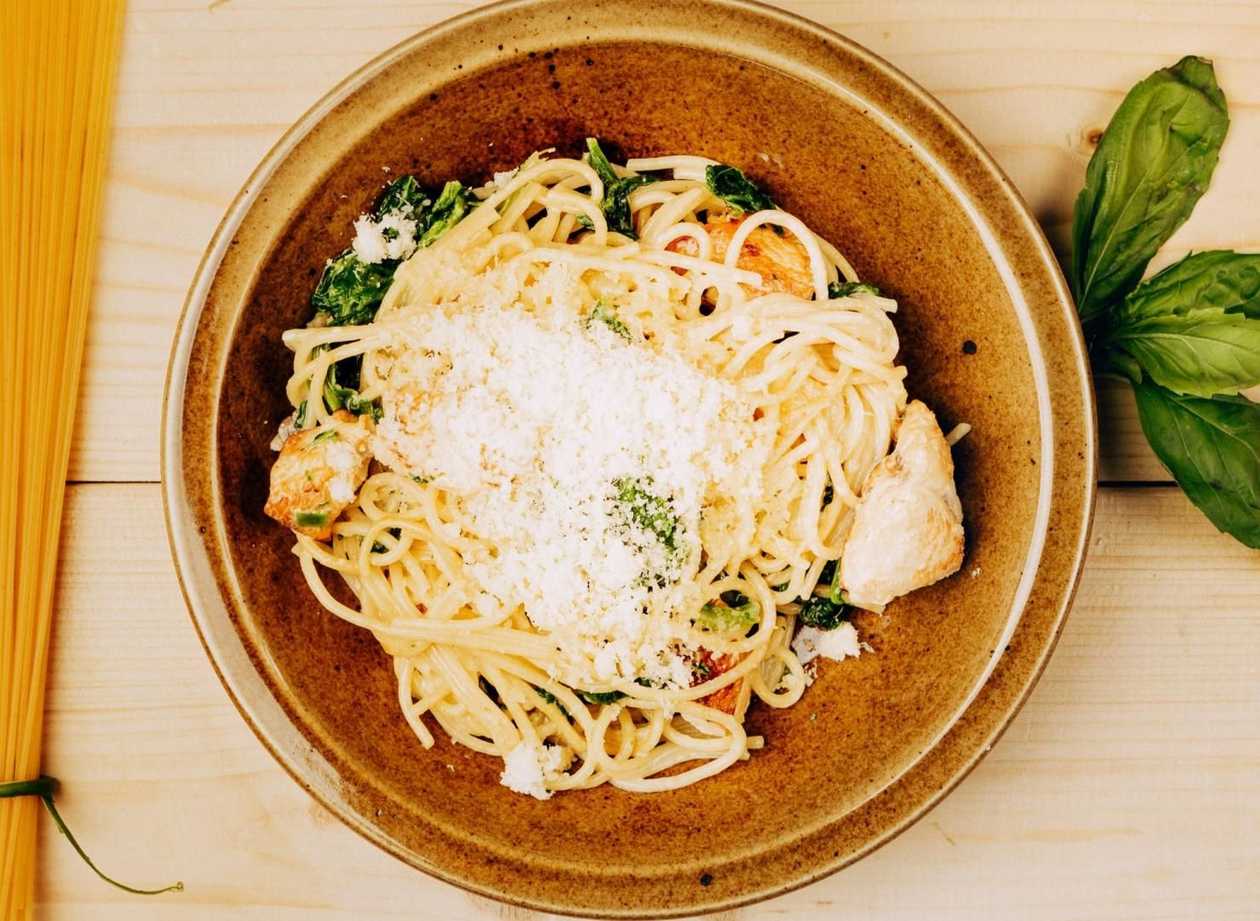 Homemade spaghetti chicken, spinach 350 g