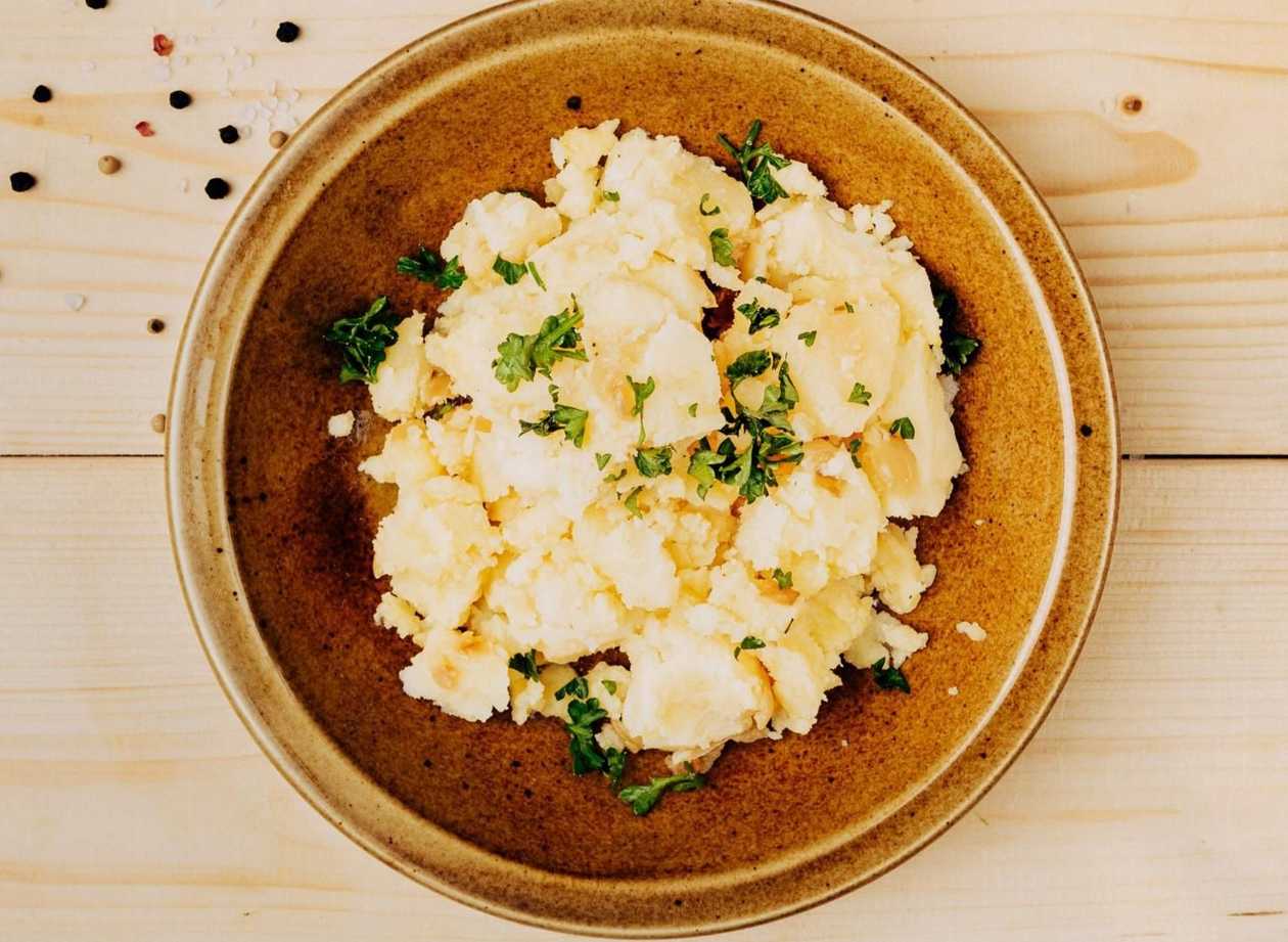 Mashed potatoes with onions