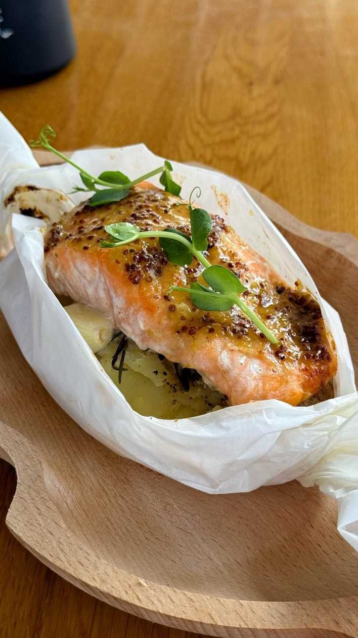 Baked Salmon with Boiled Potatoes
