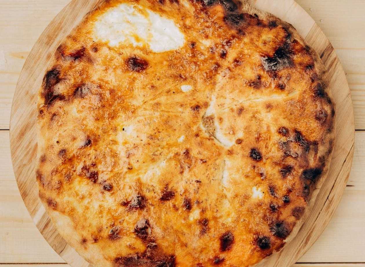 Chachapuri with meat and cheese