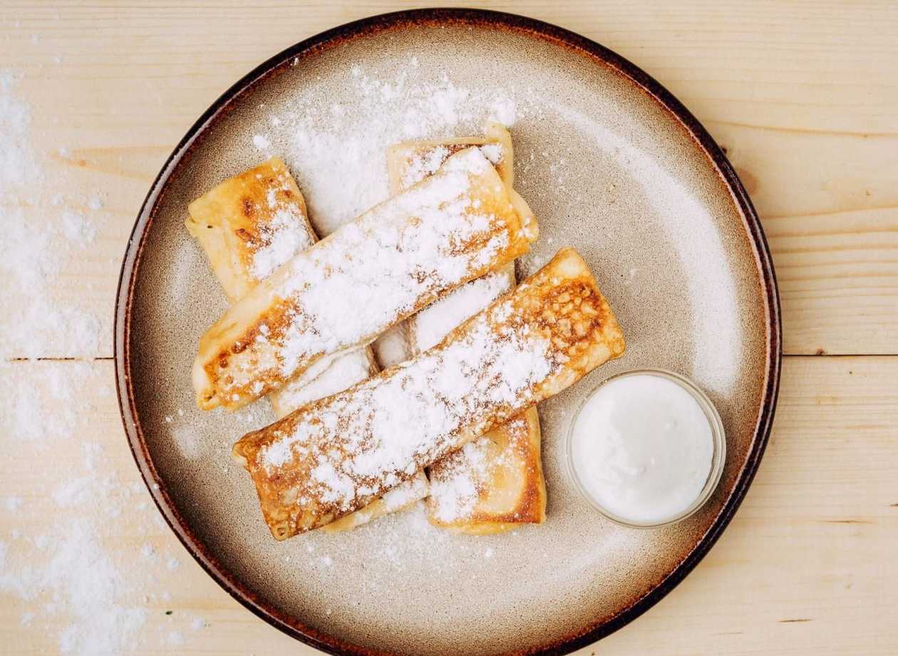 Pancakes with cottage cheese and raisins 2pcs