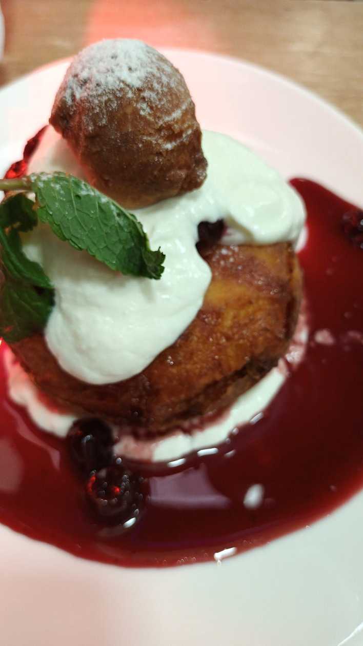 Papanas cu smantana, dulceata / crema ciocolată