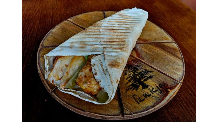 1- PITA KRAFT KEBAB Z KURCZAKA [standard]