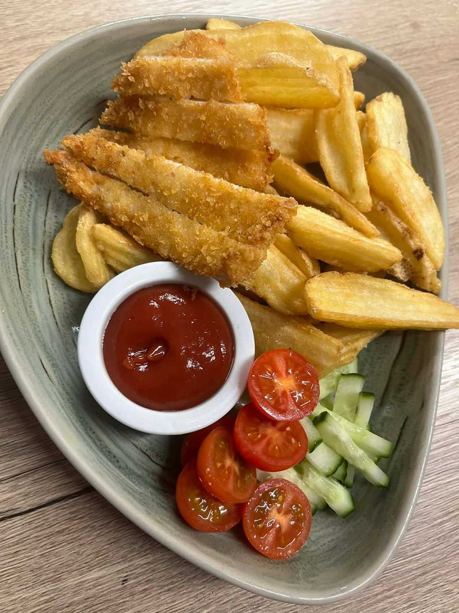 Crispy Chicken with Fries and Ketchup
