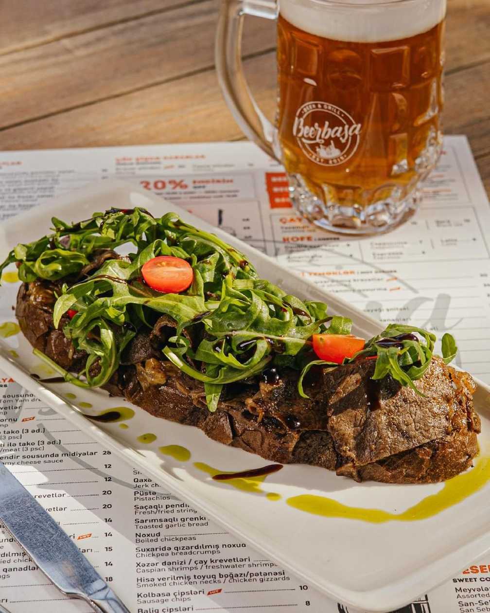 Bruschetta with meat