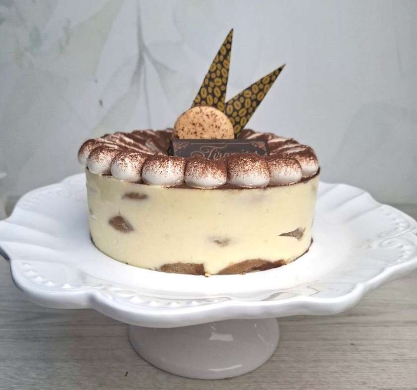Tiramisu Cake