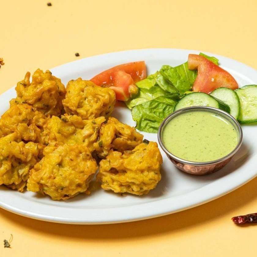 Onion Bhaji (8 Pcs)