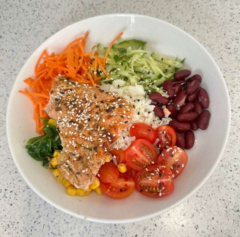 Poke bowl with grilled salmon