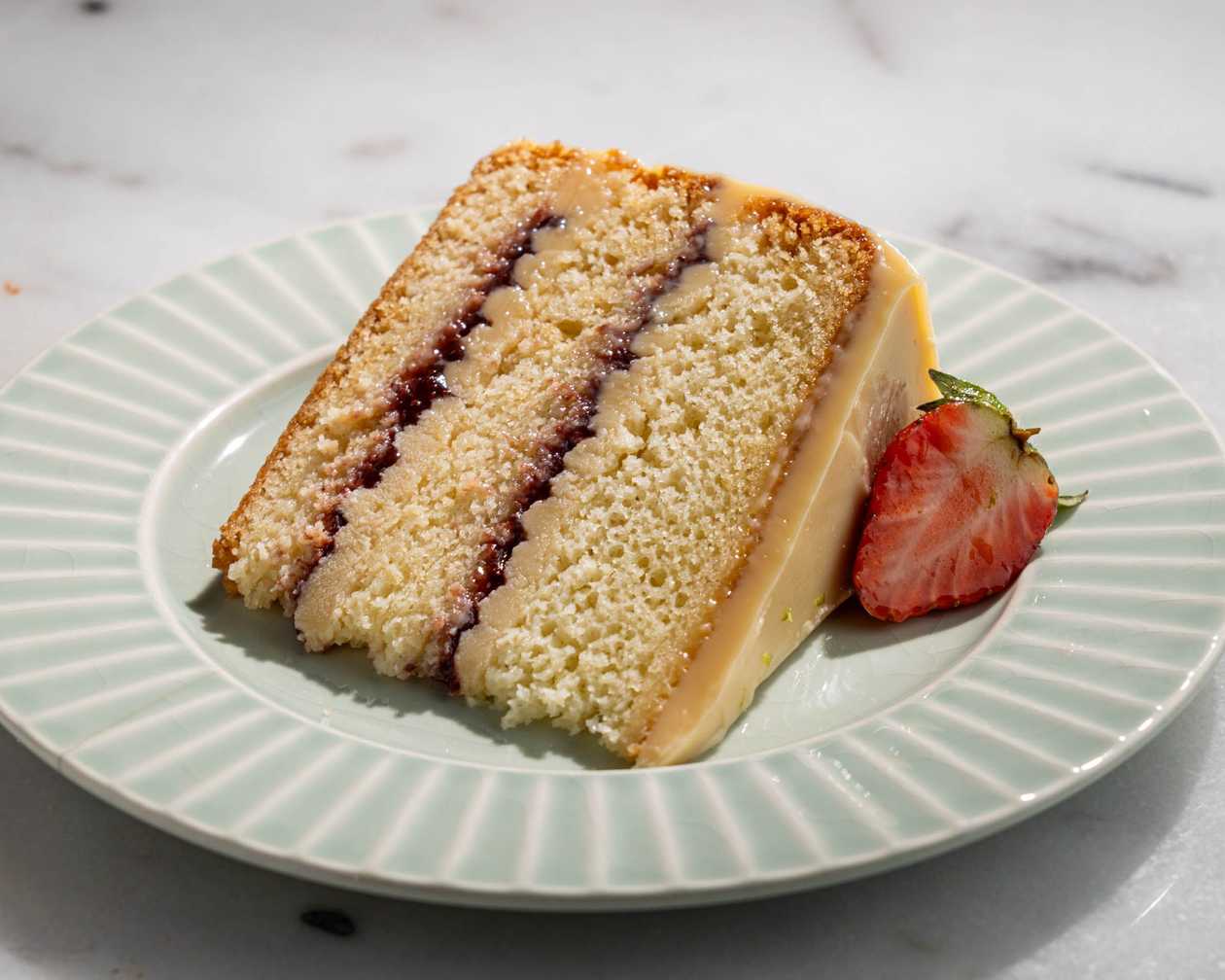 Bolo Nido e   Morango