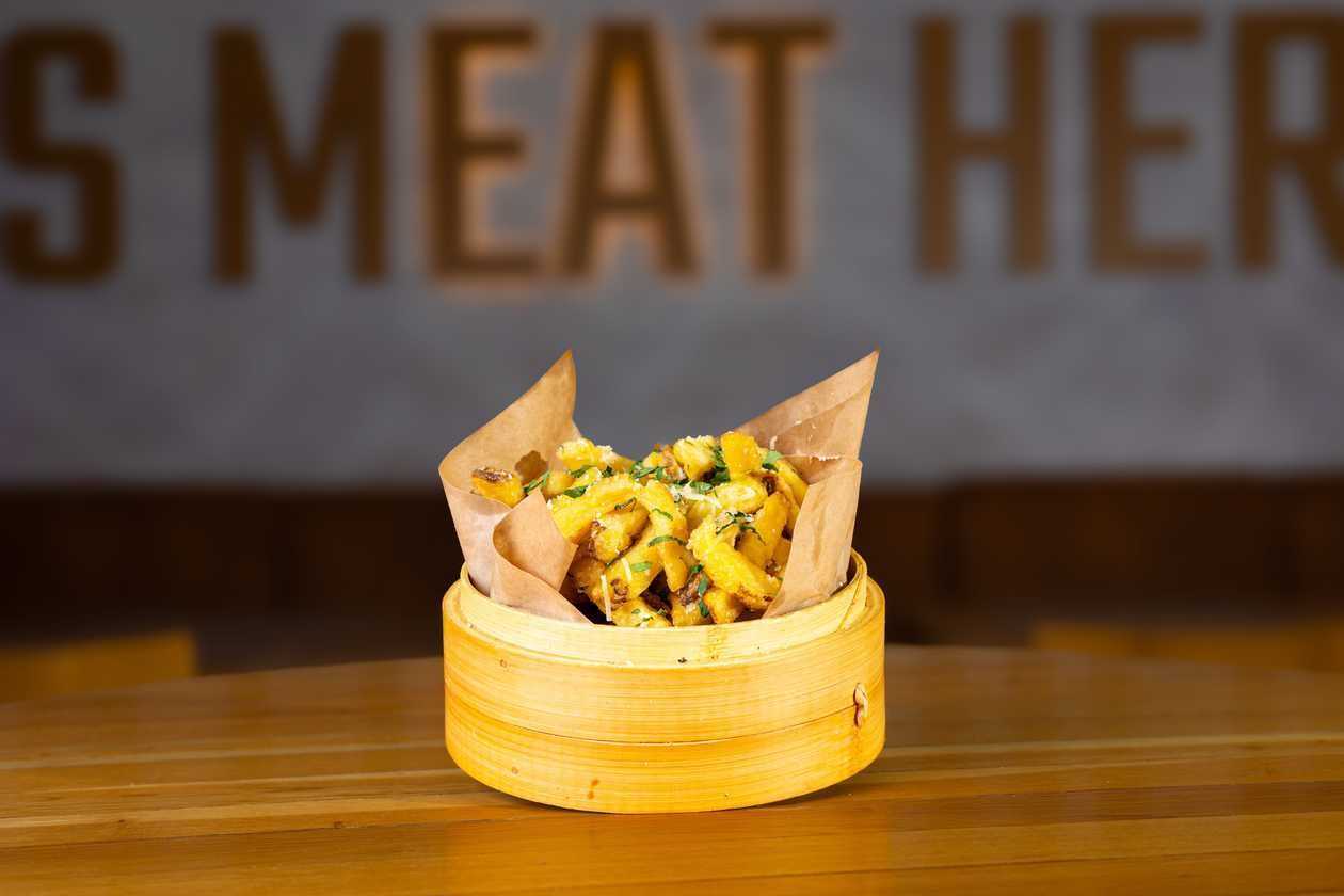 Cartofi cu Usturoi, Pătrunjel și Parmezan