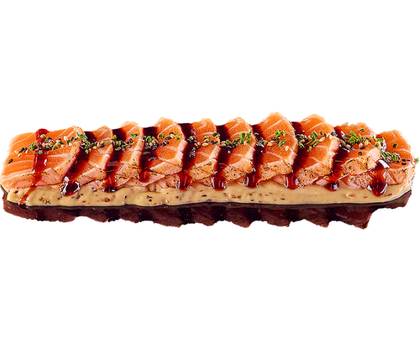 SALMON TATAKI WITH TRUFFLE CREAM