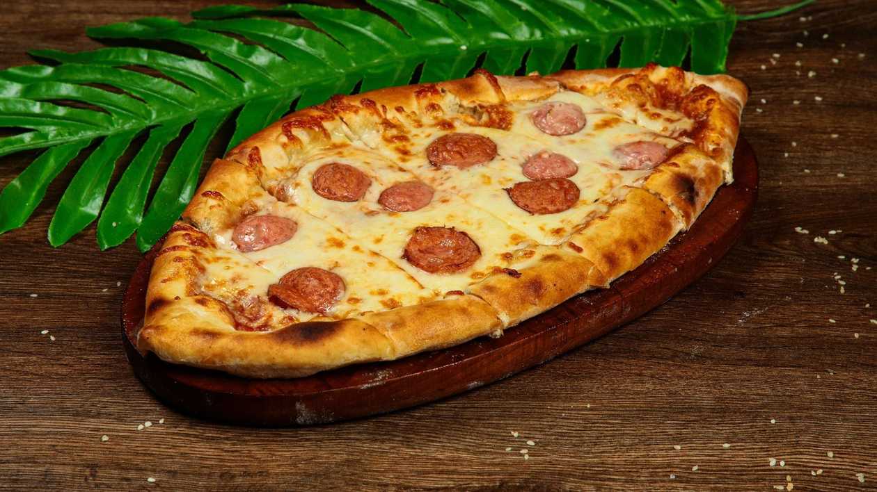 Pide with Sucuk