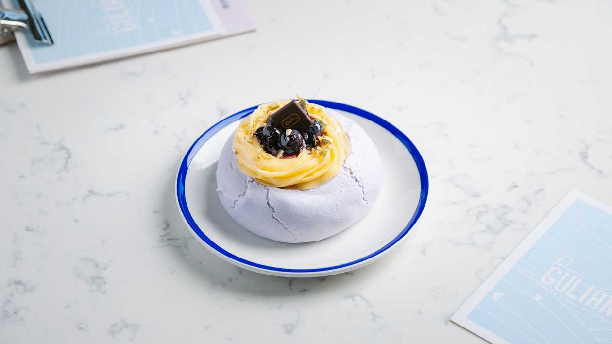 Blueberry Pavlova