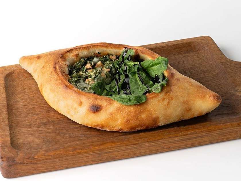 Хачапурі з лососем та шпинатом (380 г)