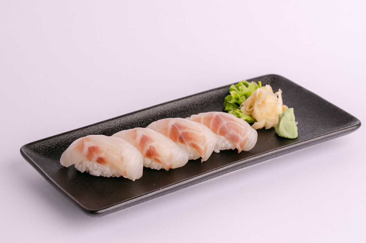 Nigiri Sushi Seabass (4pcs)