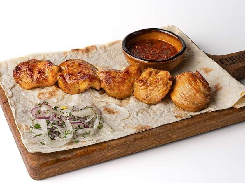 Кілограмовий шашлик з курячого філе (1000/200 г)