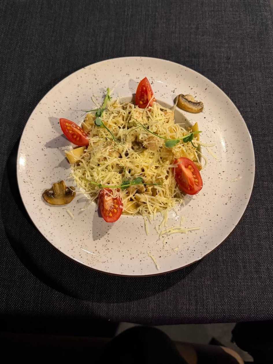 Pasta with Chicken and Mushrooms in Cream Sauce