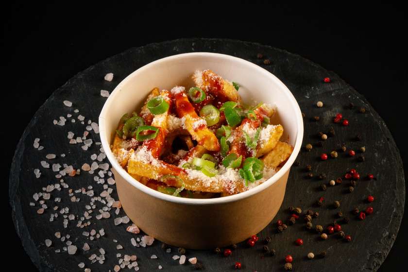 Cartofi & Sos Roșii & Parmesan & Ceapă