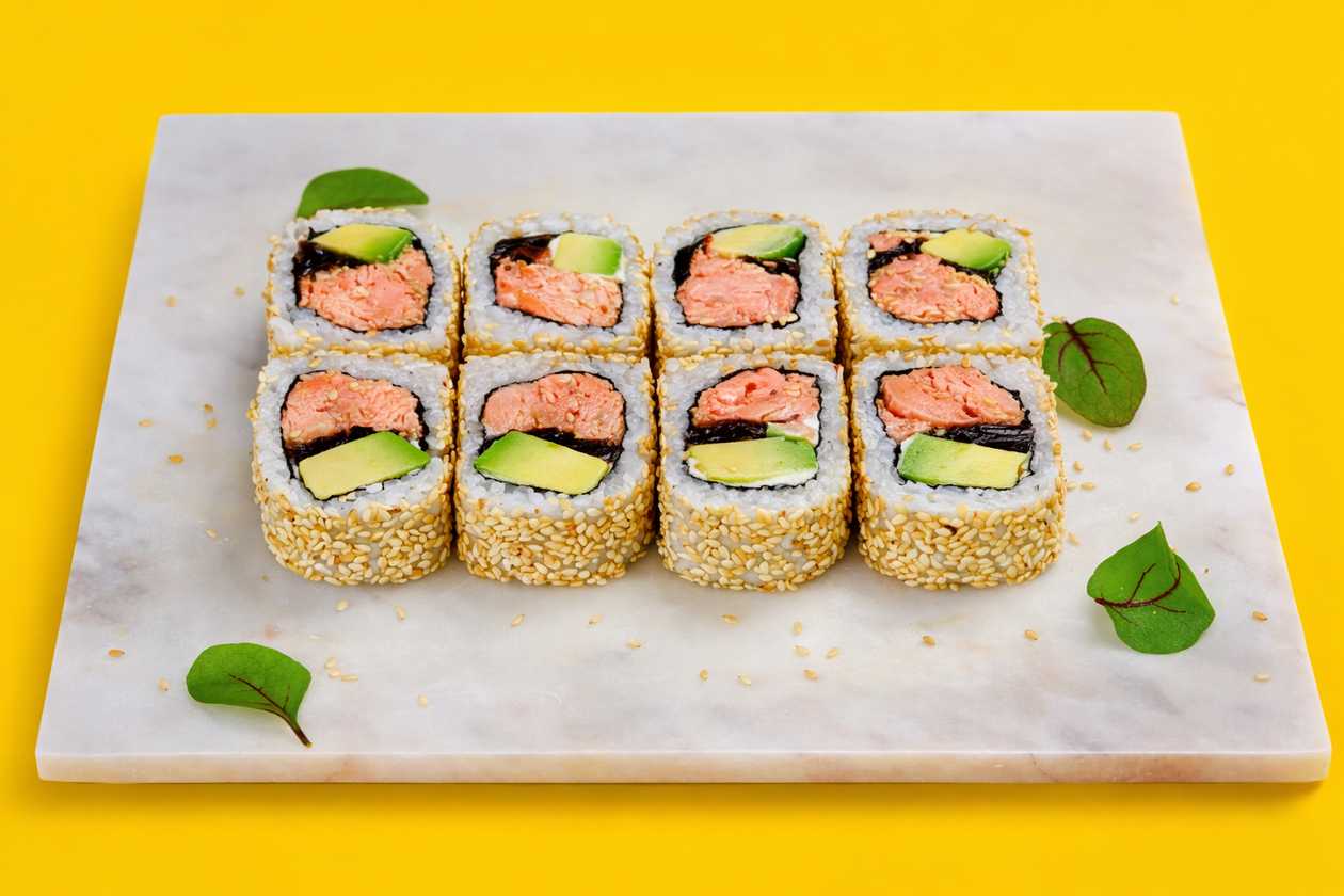 California sezam pieczony łosoś  8 szt.