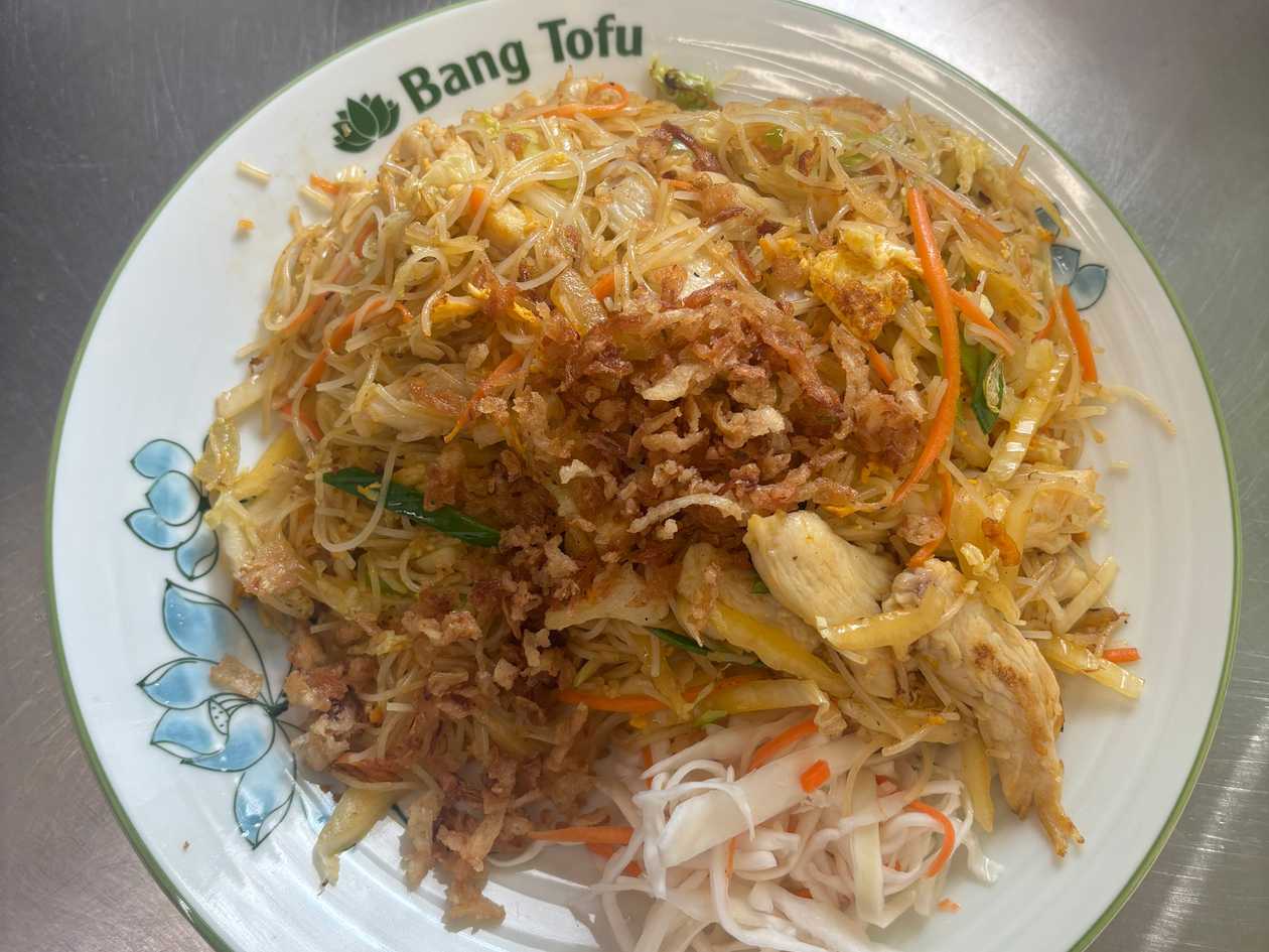 Vegan noodles, risotto