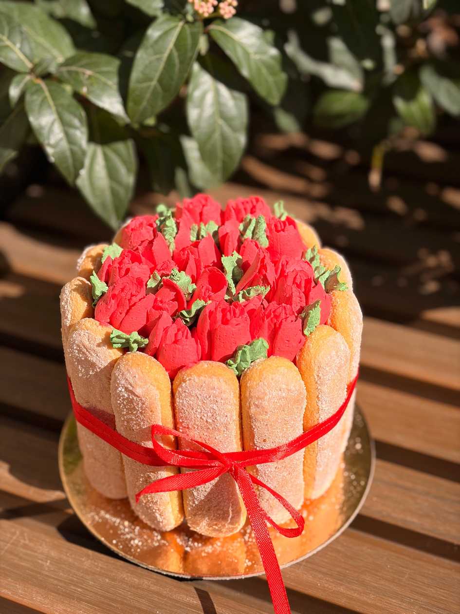 Mini cake(red)(გამოგიგზავნით რომელი ფერიც იმ მომენტში გვექნება)