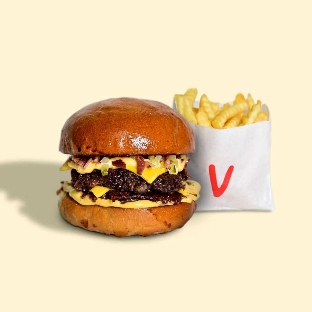Cheeseburger cu dublu bacon